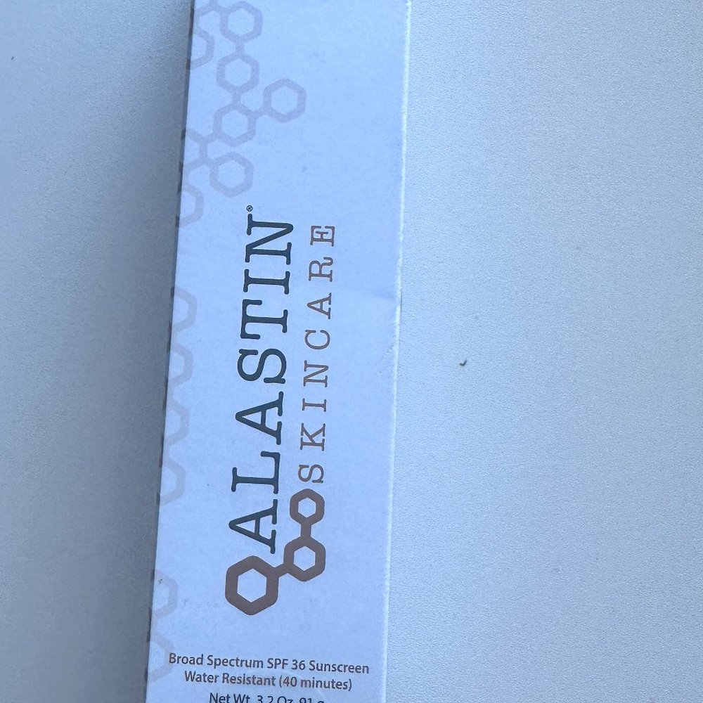*NIB Alastin Skincare Hydratint Pro Mineral Sunscreen